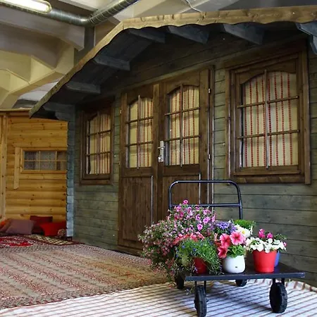 Little Tundra Konukevi Lahti