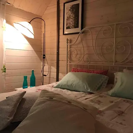 Little Tundra Konukevi