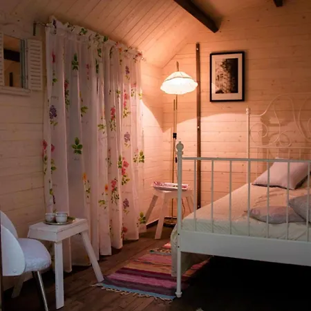 בית הארחה Little Tundra *